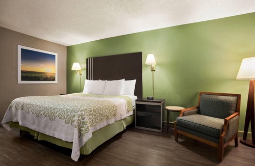 Hardeeville Hotel | Days Inn by Wyndham Hardeeville/I-95 State Line