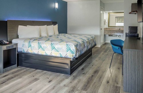 Greenwood Hotel | Motel 6 Greenwood, MS