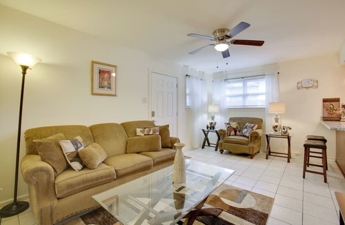 Kenner - Louis Armstrong International Airport Cottage | 1 Mi to Airport! New Orleans Area Home