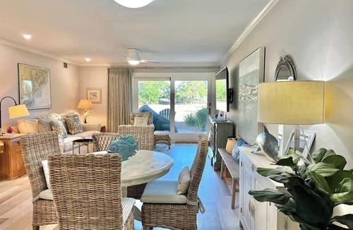 South Beach Condo | Coastal Chic Villa Near Beach & Marina Hilton Head