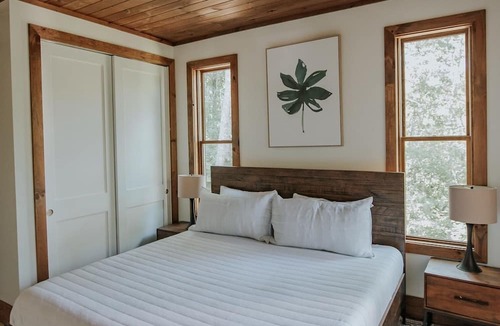 Foxfire Estates House | Mountain View Cabin: Hot Tub, Game Room, 7 min to Town
