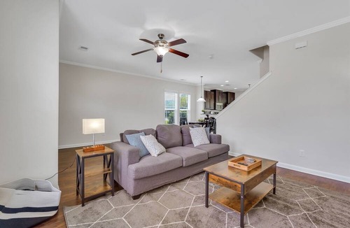 Pooler House | Cozy Professional Townhouse