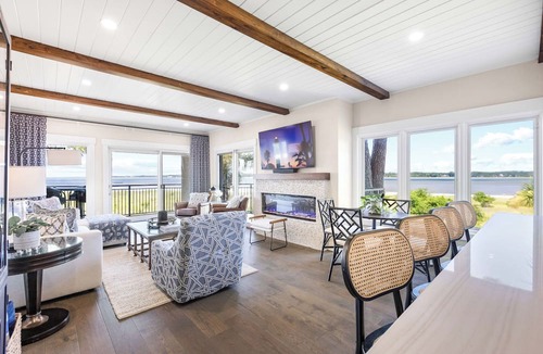 South Beach Condo | Oceanfront, Luxe Villa, 2 BR/2 BA, Pool, Supremely Stylish