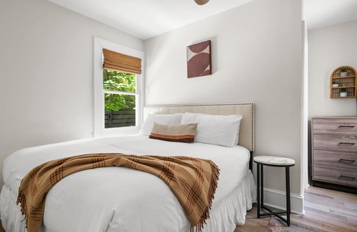 Cannonborough Elliotborough Apartment | Beautiful Ground Floor Condo Just 1 Block to King