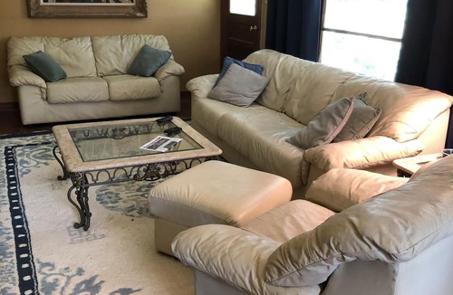 Scooba Other | Relaxing Farm Retreat and Cattle Experience near colleges, golf, Casino dining.