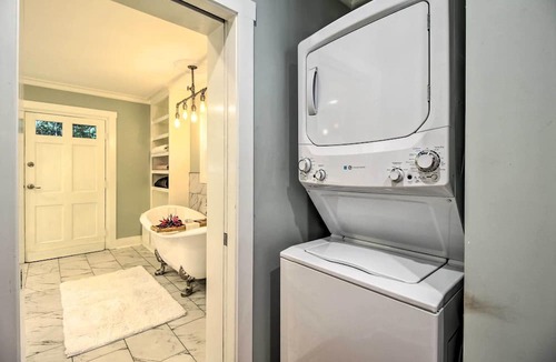 Montgomery Apartment | Elegant Savannah Hideaway w/Private Garden