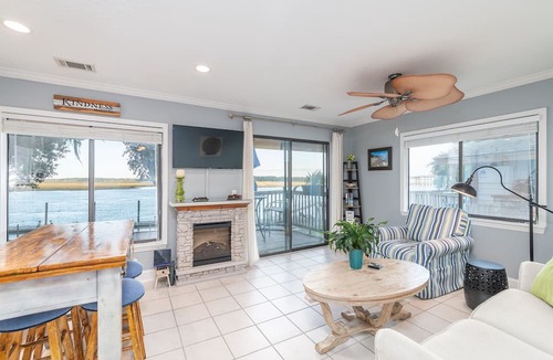 Beaufort Condo | Gorgeous Waterfront Battery Creek Retreat