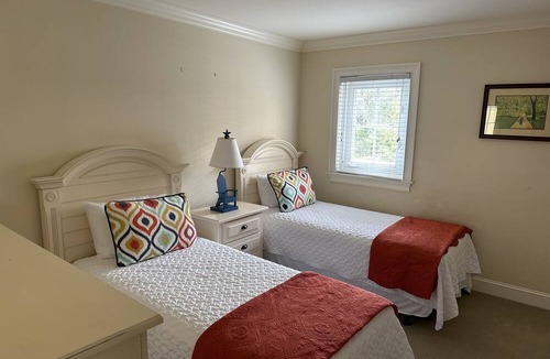 Daufuskie Island Condo | 3 bedroom,baths, Pool, Land Trans from Dock, 4 passenger golf cart included!