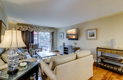 Harbour Town Condo | 823 Ketch Court - Sea Pines Townhouse in Harbourtown-Quick walk to the Marina