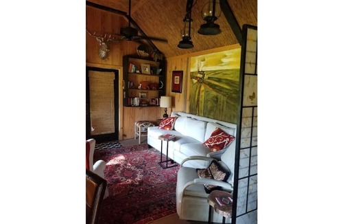 Clarksdale Cottage | Cottage on riverbank one mile from Clarksdale in gated community