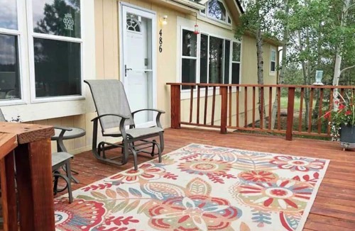 Florissant House | Hot Tub, Large Kitchen, Stunning Views & Hiking Trails Nearby