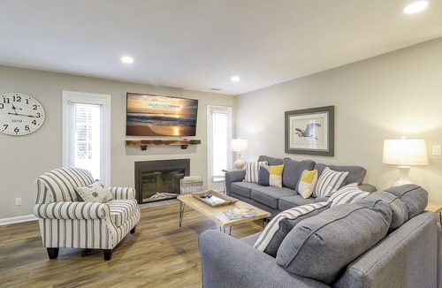Shipyard Plantation Condo | 143 Evian – Dog-Friendly Villa with Stunning Golf Course Views