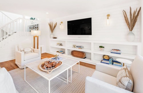 South Beach Condo | 1409 South Beach Villa: BESTNEST by Beverly Serral - 50 YDS to Beach!