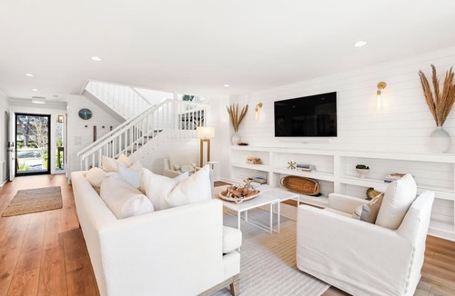 South Beach Condo | 1409 South Beach Villa: BESTNEST by Beverly Serral - 50 YDS to Beach!