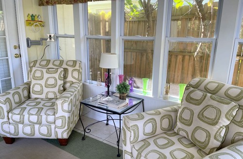 Demere Park Cottage | Central location to EVERYTHING! Fenced private use pool!