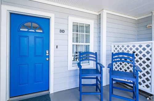 Folly Beach Condo | Renovated Folly Beach Condo w/Community Pool, River Views and Short Walk to Beach & Downtown