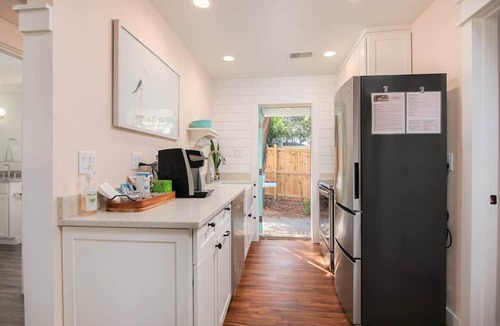 Mount Pleasant House | Unbeatable Location - Beaches & DT - Kid Friendly