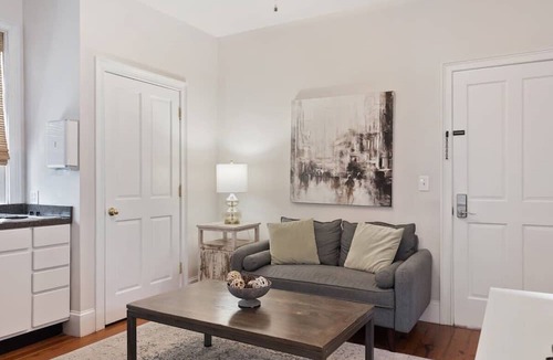 Cannonborough Elliotborough Apartment | Bright & Secluded Apartment with Pool Access