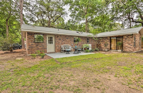 Beaufort Apartment | Cozy Studio with Yard, 6 Miles to Dwtn Beaufort!