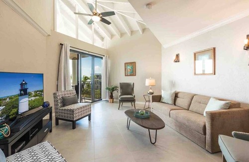 Key West Condo | *NEPTUNE'S PENTHOUSE* Oceanside Condo/Pool + Last Key White Glove Service.