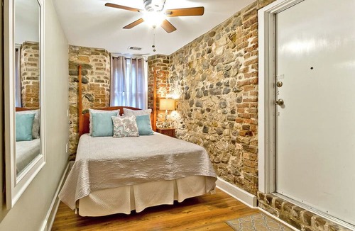 Historic District - North Condo | Habersham 1 | Historic Home, Walk to River Street