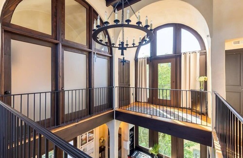 Cannonborough Elliotborough Apartment | European Influences in the Heart of Charleston