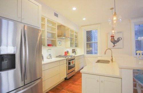 Historic Downtown Savannah Apartment | Beautiful, Centrally Located, Design District Apartment by Lucky Savannah