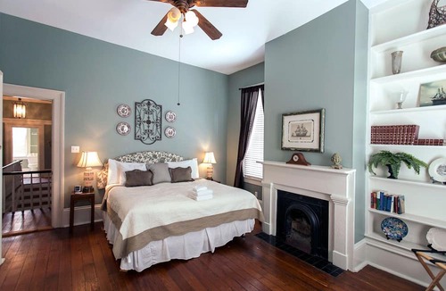 Historic District - North Apartment | Dog Friendly Former Corner Door General Store on Liberty by Lucky Savannah