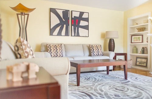 Historic Downtown Savannah Apartment | Garden Home on Jones Street Across from Clary's by Lucky Savannah
