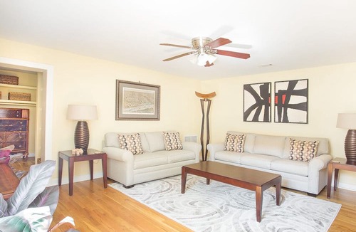 Historic Downtown Savannah Apartment | Garden Home on Jones Street Across from Clary's by Lucky Savannah