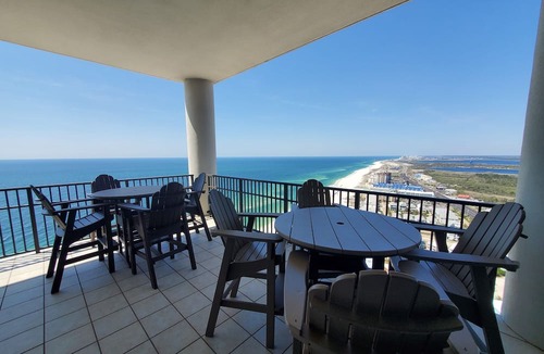 Orange Beach Condo | Amazing Penthouse living~Upscale~Luxury~Corner unit~BEST Views~Private balcony!
