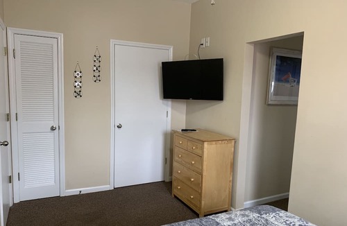 Isle of Palms Condo | Isle of Palms One Bedroom Condo 1/2 block Front Beach fun