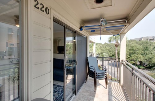 Hilton Head Island Condo | Huge Ocean View,central air,elevator,pool,WIFI,one bedroom