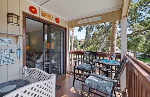 North Forest Beach Condo | Walk to Coligny Beach Park: Family-Friendly Villa