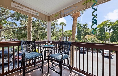 North Forest Beach Condo | Walk to Coligny Beach Park: Family-Friendly Villa