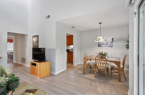 Sea Pines Condo | Harbour Town Gem: Serene Lagoon Views & Steps to the Lighthouse
