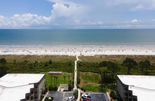 Hilton Head Island Condo | Sandy Feet Retreat-New Shower-Bikes Incl-Oceanview