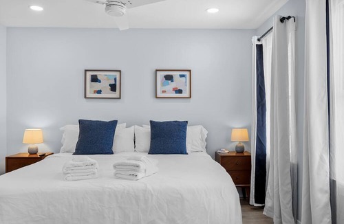 The Point Apartment | New Downtown 2bd w. Modern Southern Charm
