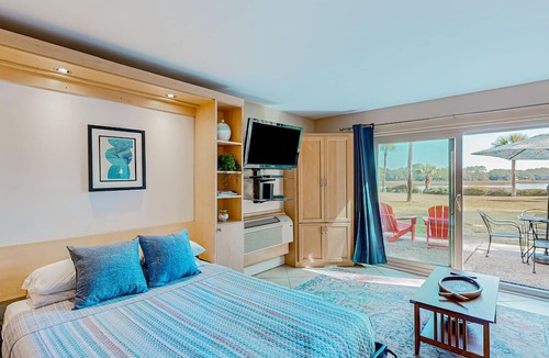 South Beach Condo | Charming Ground Floor studio condo near beach with tennis, pickleball, & water views