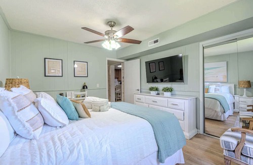 North Forest Beach Apartment | Sandy Toes at The Sands | Walk to Coligny Beach