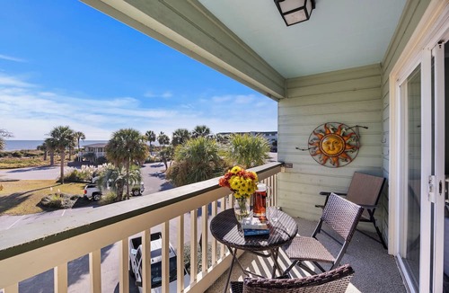 Isle of Palms Condo | Oceanfront Sea Cabin on the Front Beach of Isle of Palms
