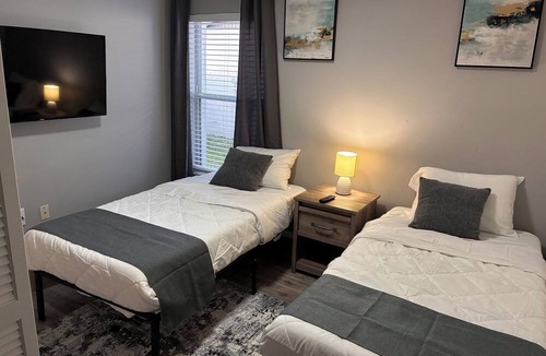 Carrollwood House | Awesome 2-bedroom house with AC in sunny Tampa