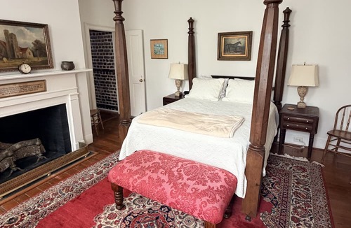 South of Broad Apartment | Historic Downtown Charleston area - 2 bedroom and 2 bathroom apartment