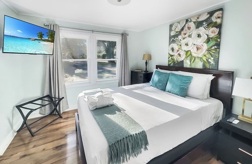 Charleston Apartment | 2-Bedroom Apartment near Folly Beach & Downtown