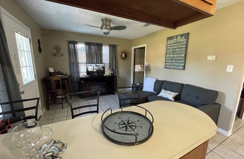 Gulfport Cottage | Fantastic cottage with AC in charming Gulfport. Pet friendly, Location location