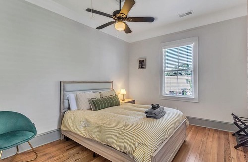 Savannah Victorian District Condo | Charming 2-bedroom, 2 bath w/Porches Walk to Forsyth Park