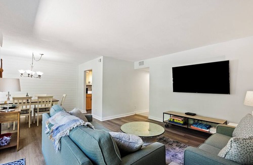 Harbour Town Condo | Sea Pines -Spacious & Renovated, Heart of Harbour Town, Pet Friendly