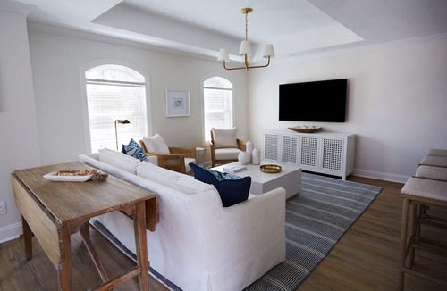 Old Town Bluffton Condo | May River Breeze! 3-story townhouse in Old Town's Promenade