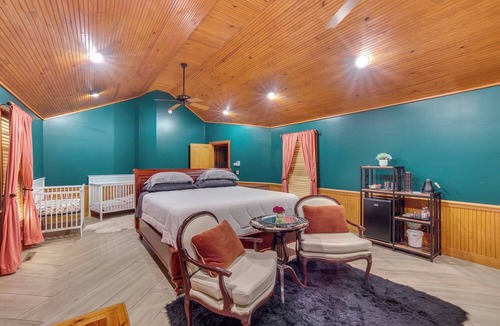 Ruffin House | Private Walterboro Estate w/Deck + Fire Pit!