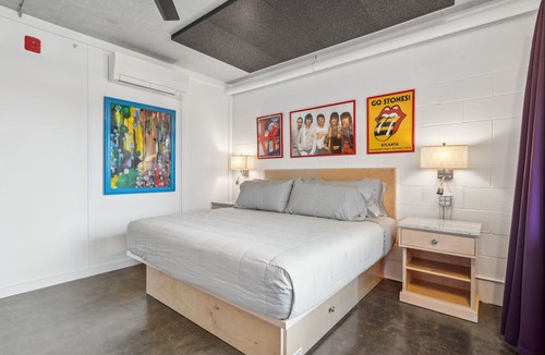 Folly Beach Hotel | Boutique Vera Hotel Room 303: King Room in the Heart of Folly Beach